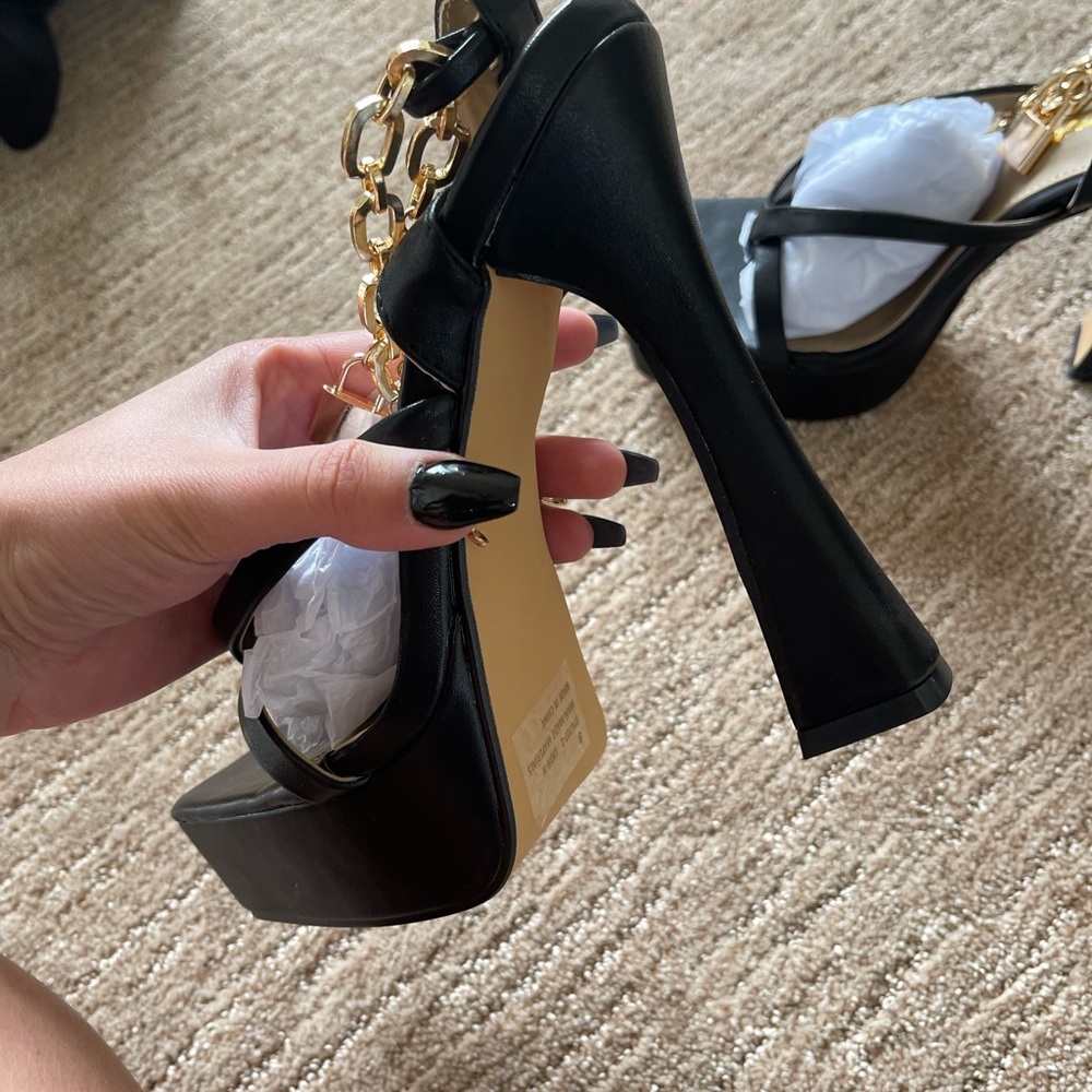 Fashionnova strappy black heels with gold chain